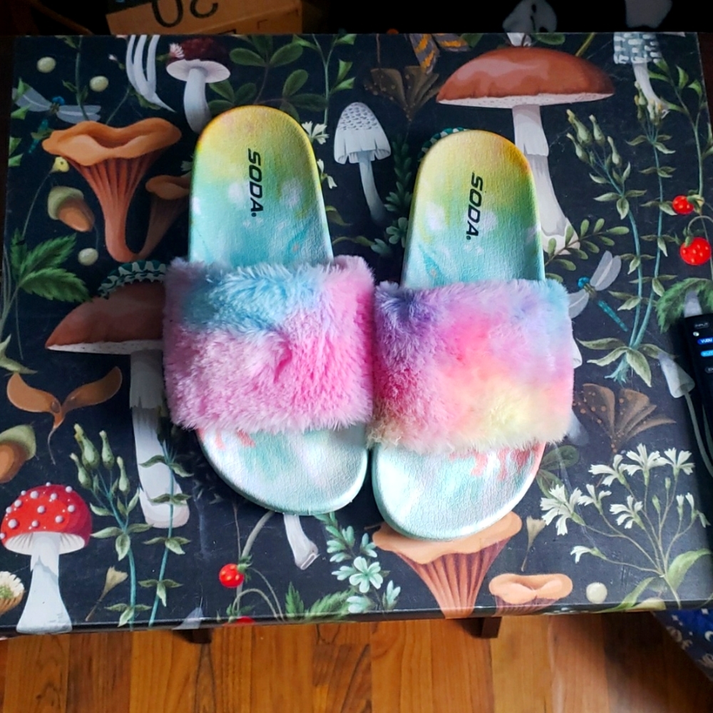 Soda plush slides
